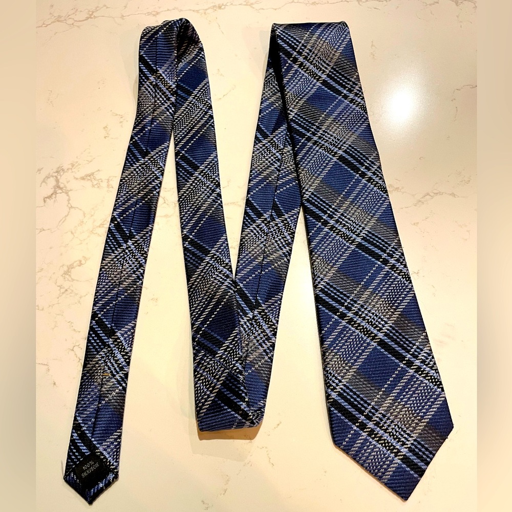 Classic Alfred Sung 100% Silk Tie